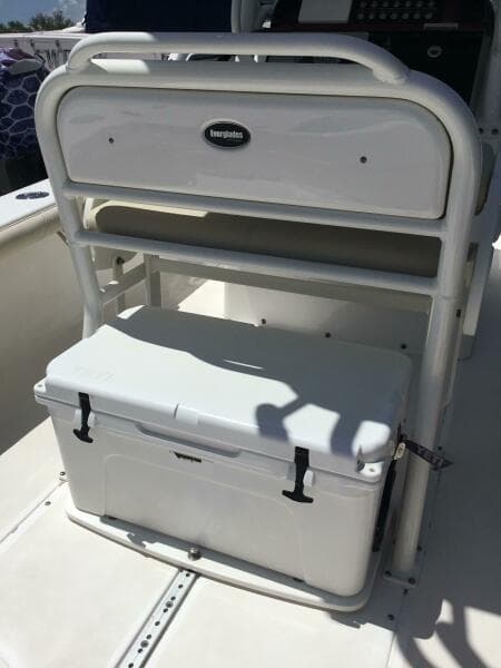 2016 Everglades 243CC