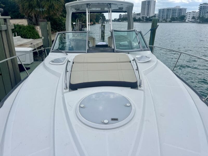 2016 Monterey 335 Sport Yacht