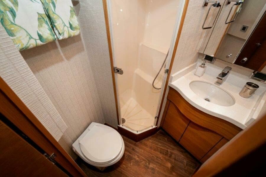 2016 Hatteras GT60  KNOT ON CALL  VIP Head