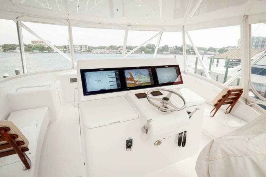 2016 Hatteras GT60  KNOT ON CALL  Helm 3