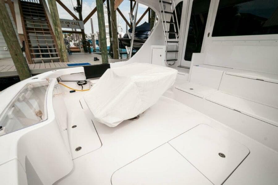 2016 Hatteras GT60  KNOT ON CALL  Cockpit 3