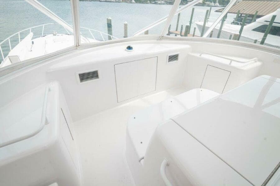2016 Hatteras GT60  KNOT ON CALL  Flybridge