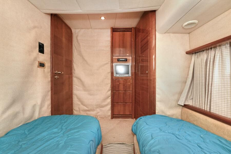 2003 Azimut 62