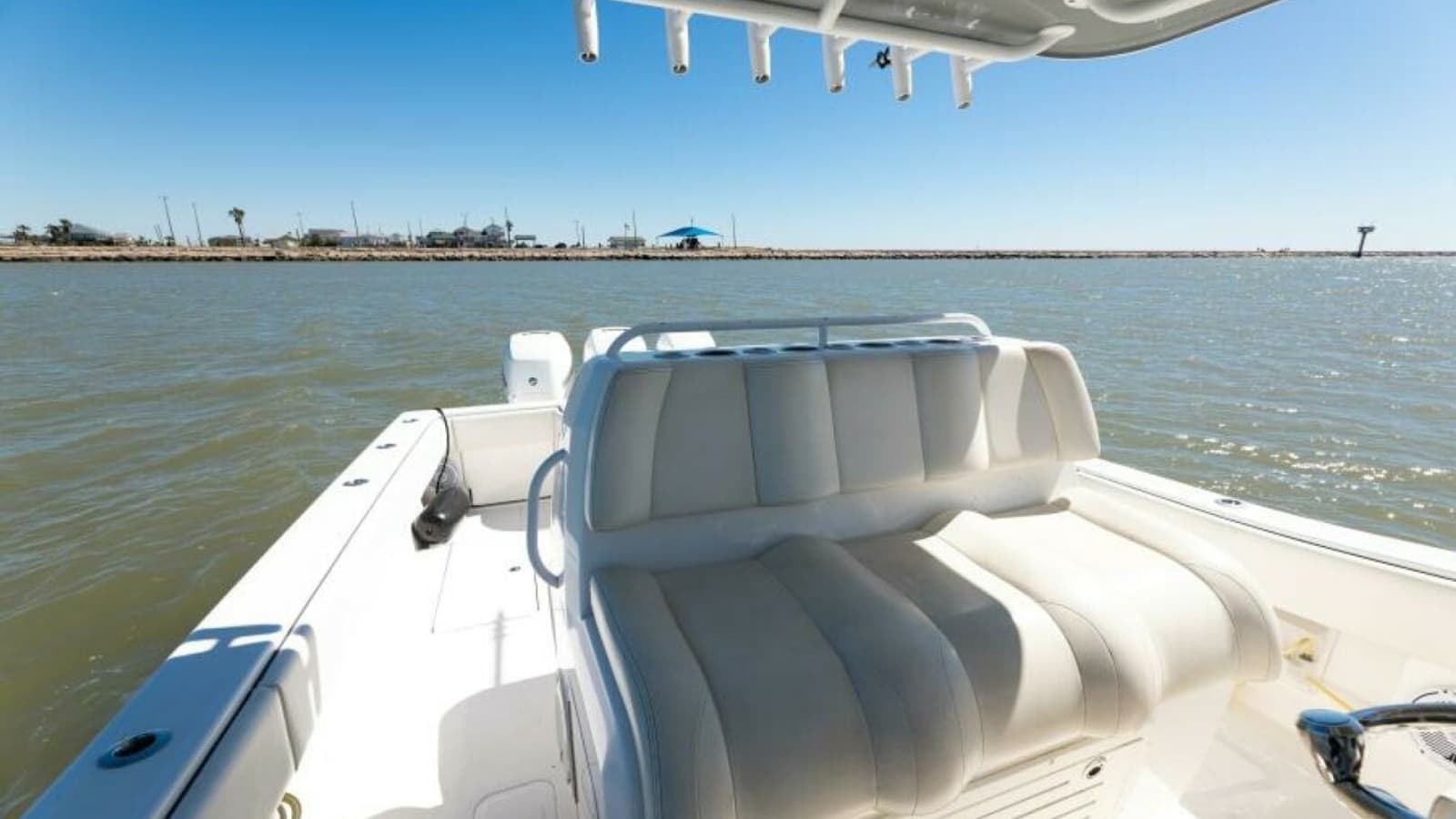 2019 Invincible 39 Open - Photo 39