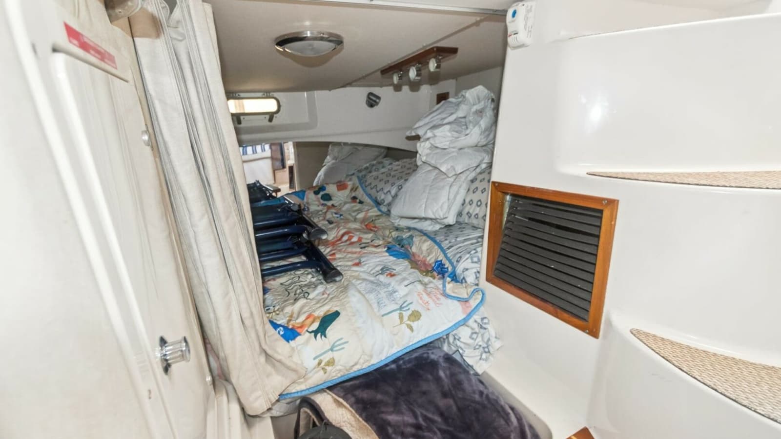 2006 Grady-White 330 Express - Photo 11