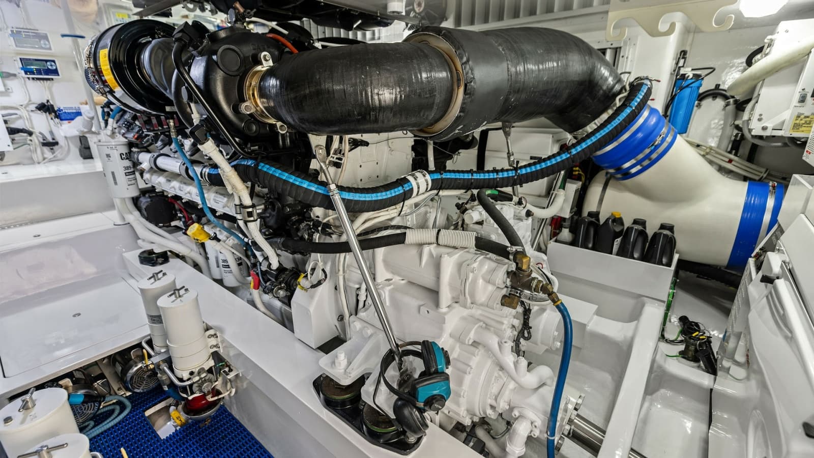 2018 Viking 62 Enclosed Bridge - Photo 91