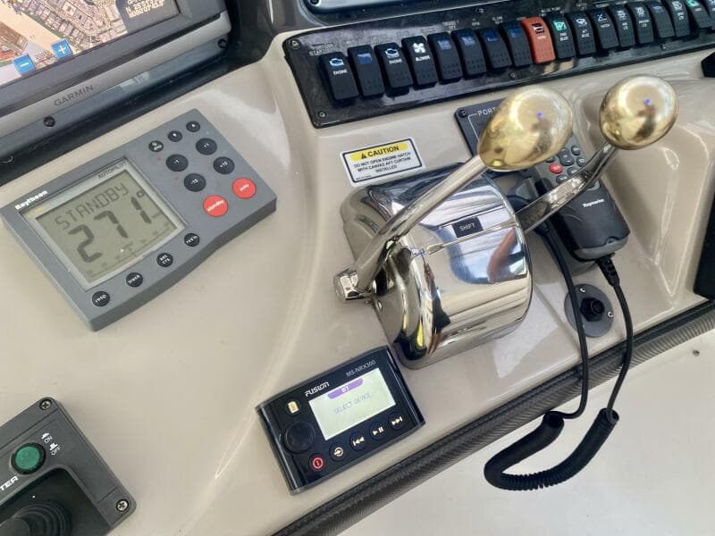 2005 Sea Ray 420 Sundancer