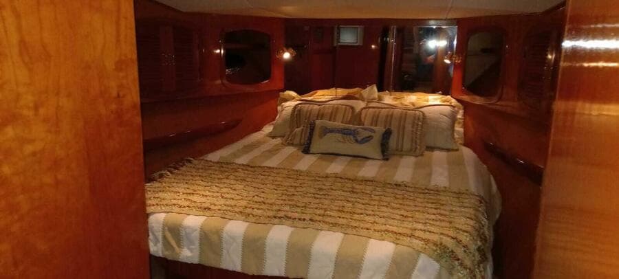 2004 Mikelson 43 Sportfisher