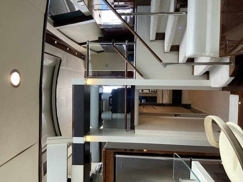 2009 Lazzara Yachts LSX 75