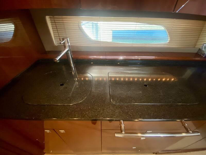 2010 Sea Ray 450 Sundancer