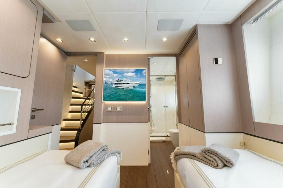 2020 Mangusta 33M Gransport