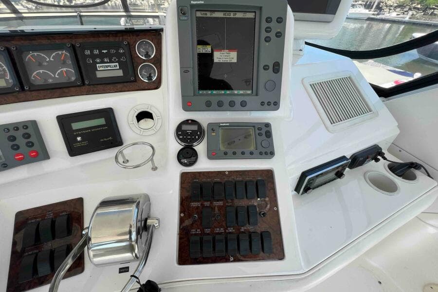 2001 Sea Ray 480 Sedan  Bridge - Photo 11
