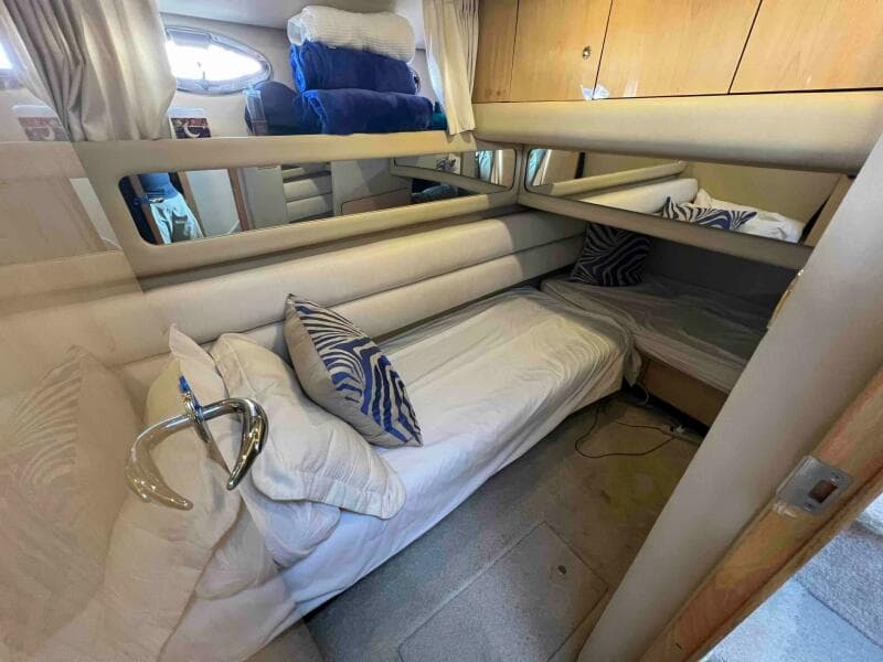 2001 Sea Ray 480 Sedan  Bridge - Photo 23