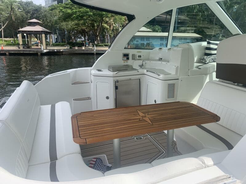 2011 Cruisers Yachts 420 Sports Coupe