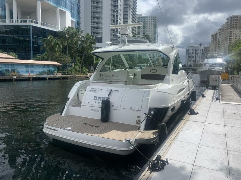 2011 Cruisers Yachts 420 Sports Coupe