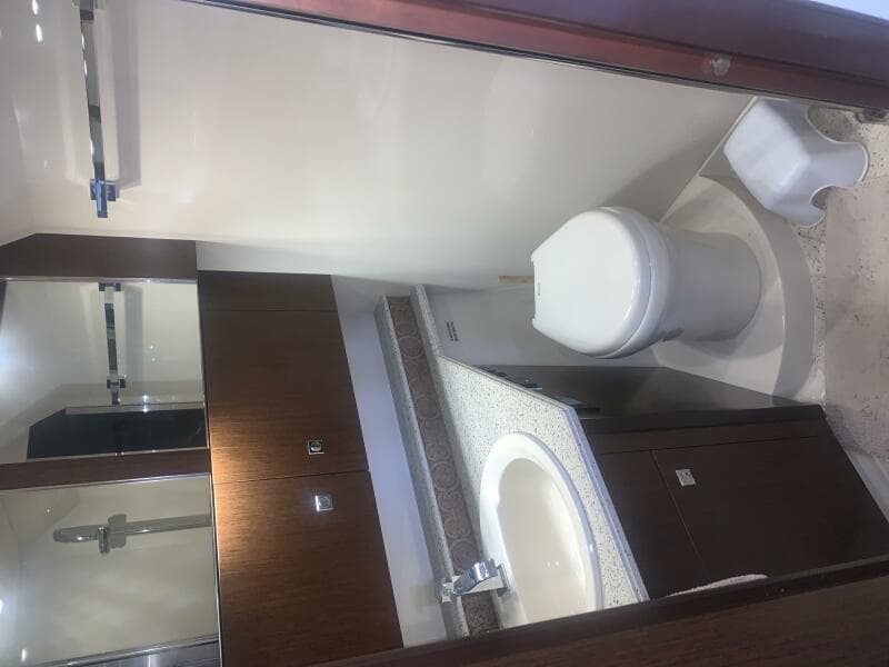 2011 Cruisers Yachts 420 Sports Coupe