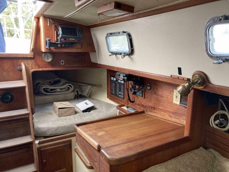 1994 Pacific Seacraft Crealock 37