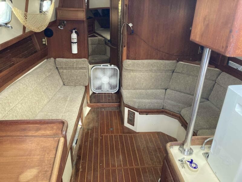 1994 Pacific Seacraft Crealock 37