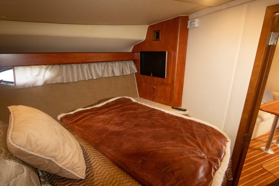 2008 Rinker 40 Express Cruiser