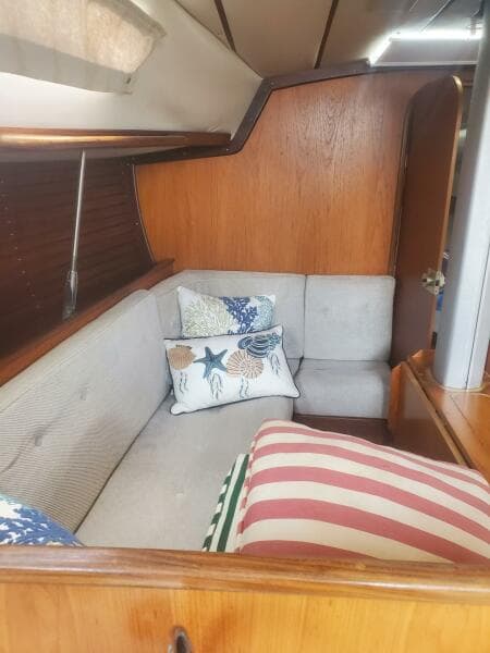 1985 Beneteau First 375
