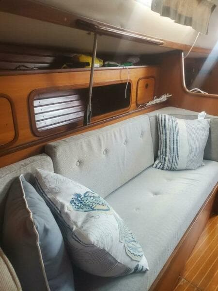 1985 Beneteau First 375