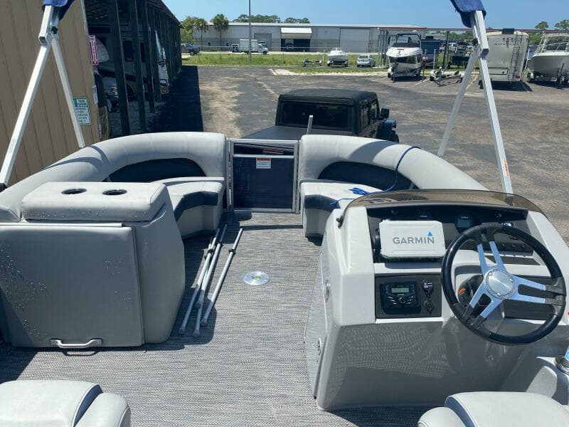 2022 Bennington 22LSR