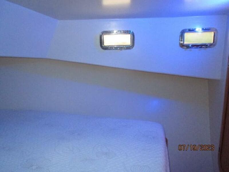 43' Flowers master stateroom starboard