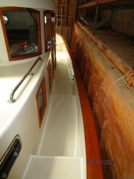 43' Flowers port side deck1