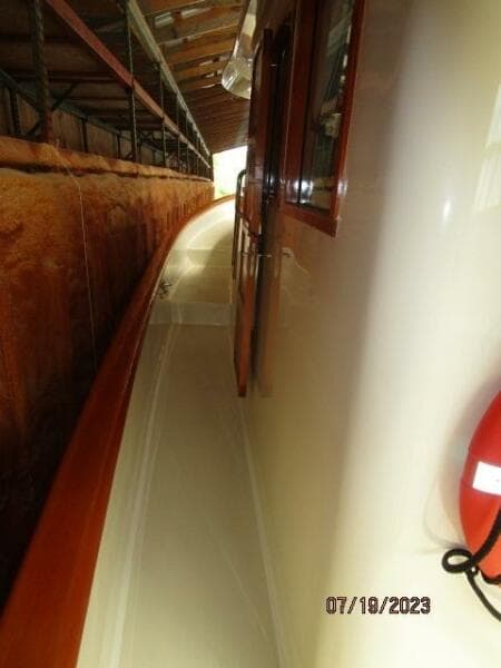 43' Flowers port side deck2