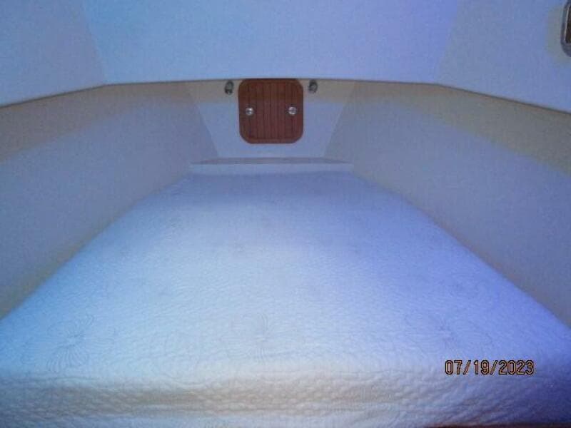 43' Flowers master stateroom