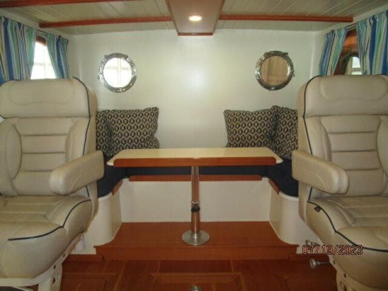 43' Flowers pilothouse aft