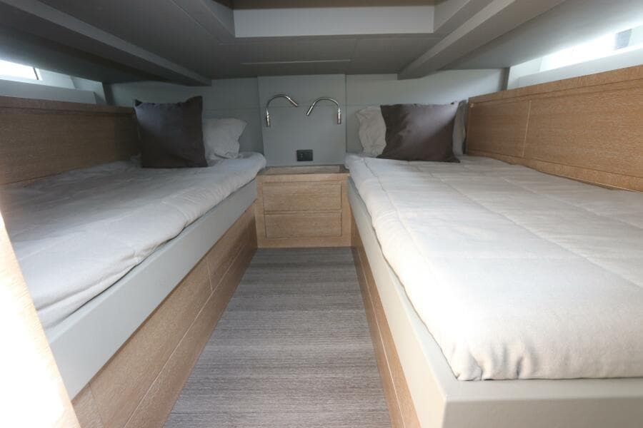 2024 Astondoa 377 Coupe Outboard