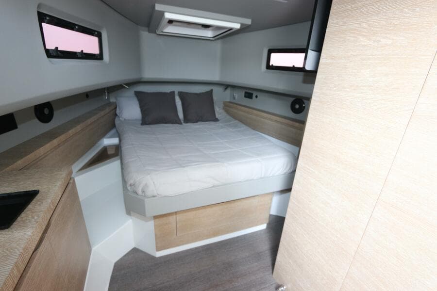 2024 Astondoa 377 Coupe Outboard