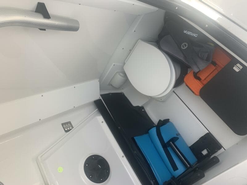 2023 Blackfin 302 CC