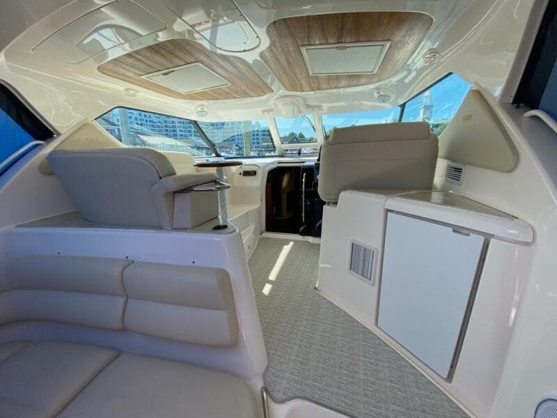 2009 Tiara Yachts 4300 Sovran