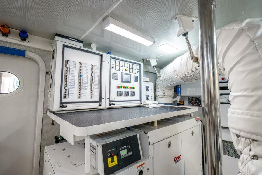 2008 Lazzara Yachts 116