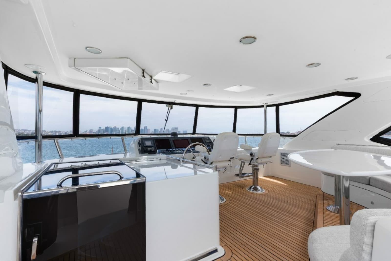 2009 Ocean Alexander 74 Flybridge - Photo 31