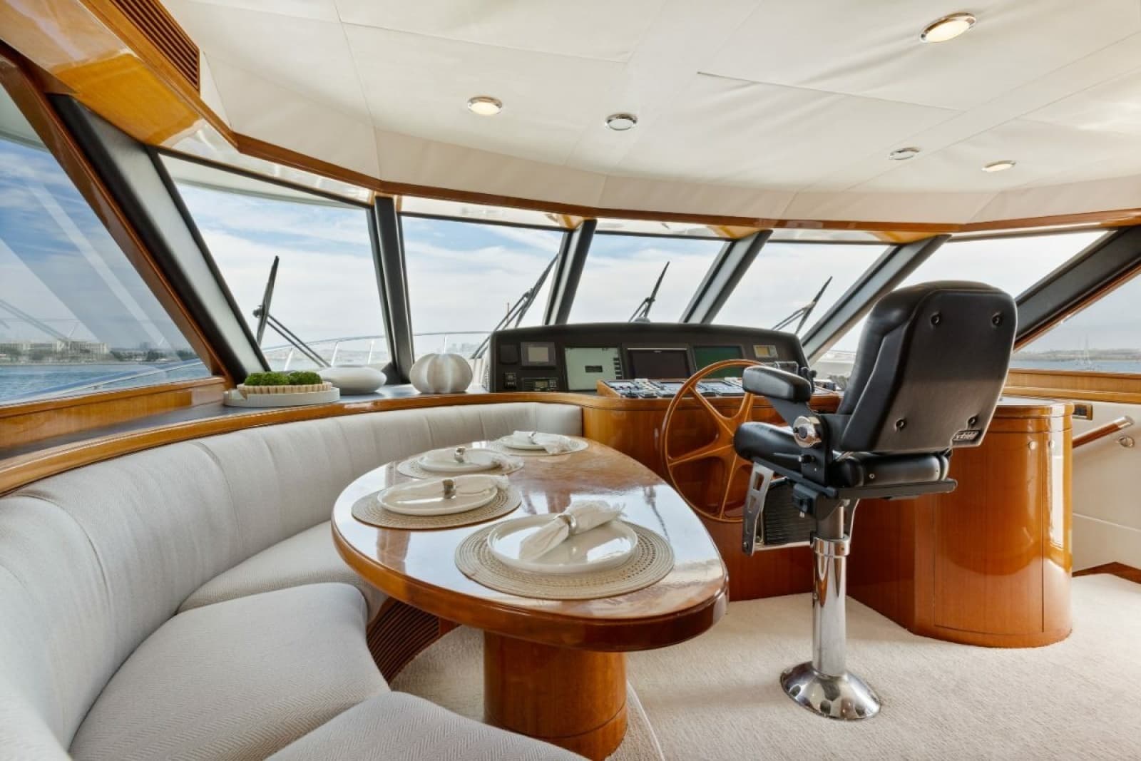 2009 Ocean Alexander 74 Flybridge - Photo 27