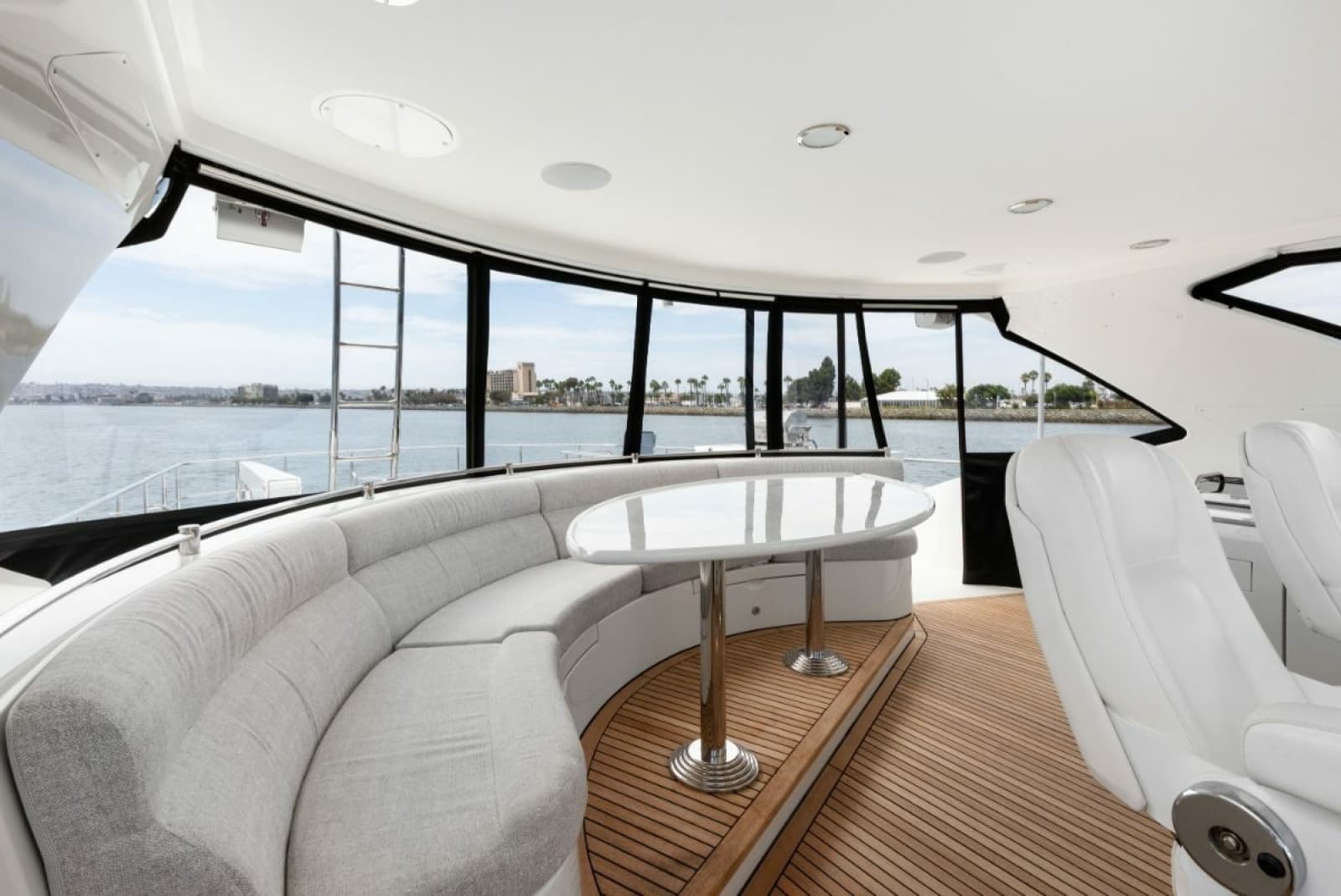 2009 Ocean Alexander 74 Flybridge - Photo 33