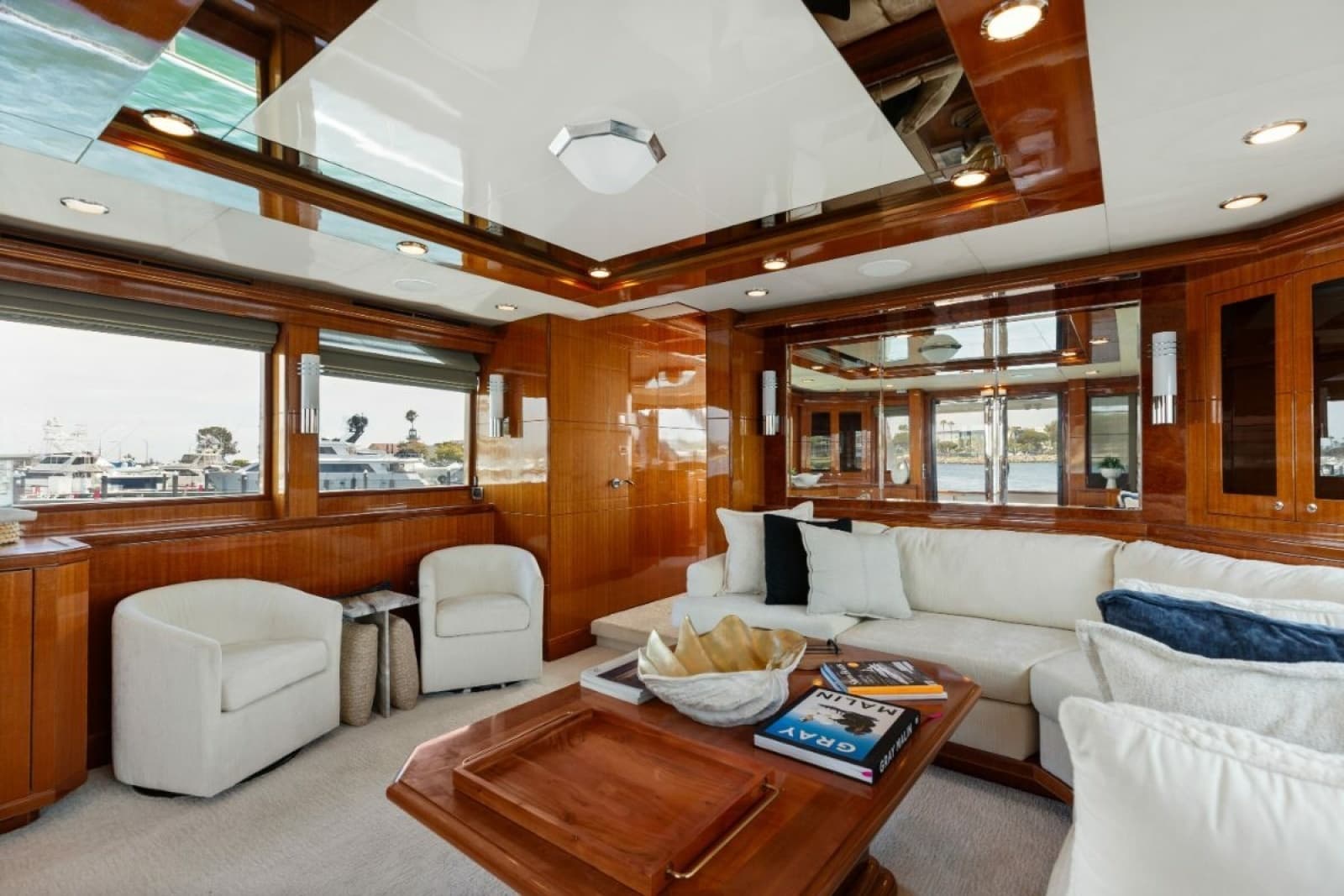 2009 Ocean Alexander 74 Flybridge - Photo 4