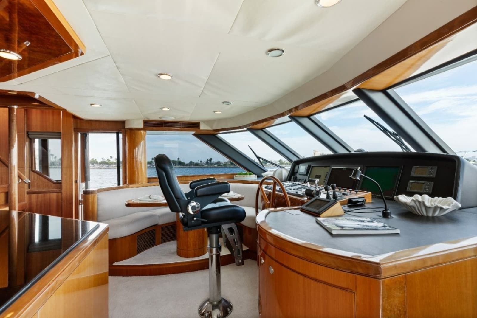 2009 Ocean Alexander 74 Flybridge - Photo 29