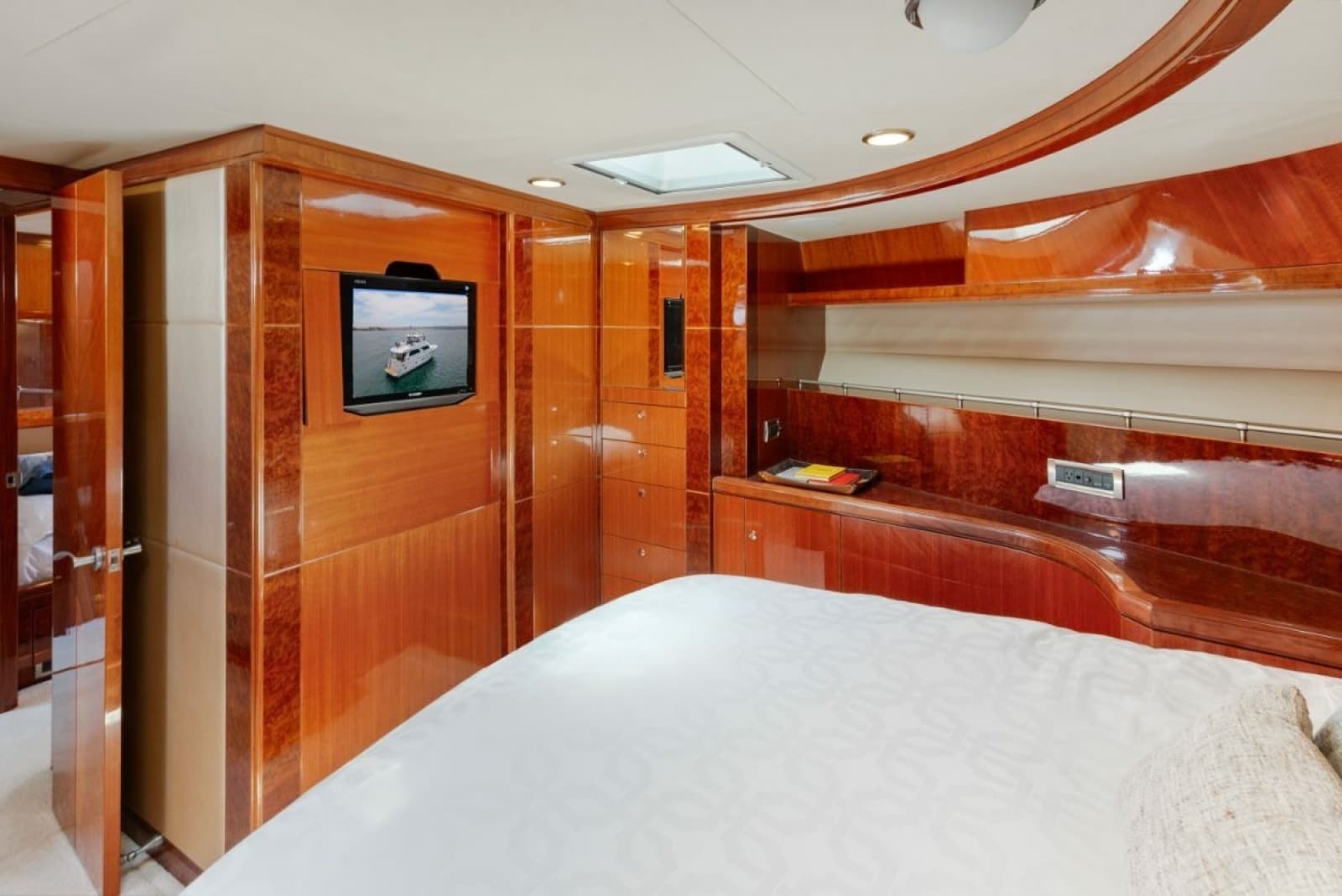 2009 Ocean Alexander 74 Flybridge - Photo 20