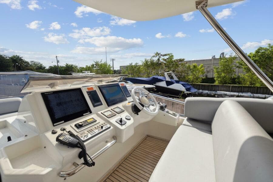 2013 Azimut 70