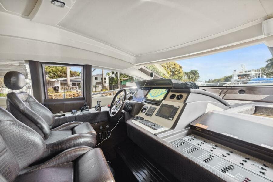 2013 Azimut 70