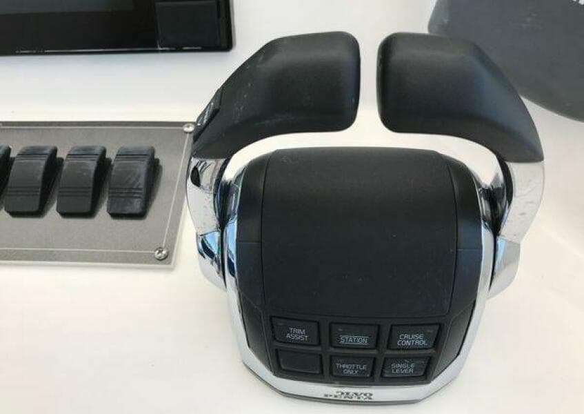 2017 Sumerset Houseboat