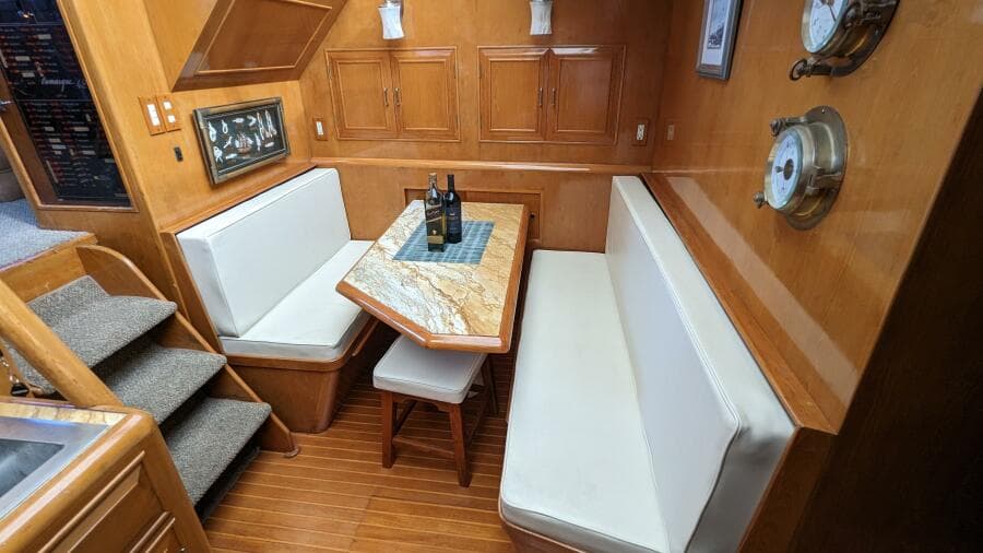 1989 Camargue Motoryacht - Photo 27