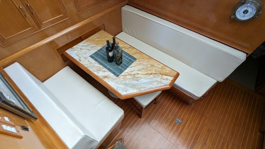 1989 Camargue Motoryacht - Photo 29