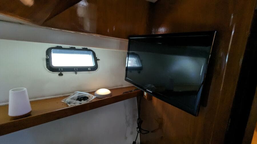 1989 Camargue Motoryacht - Photo 25
