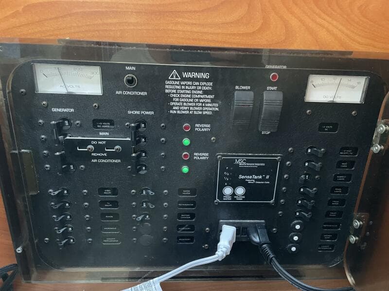 2006 Rinker Express Cruiser