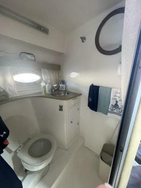 2006 Rinker Express Cruiser